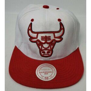 Mitchell & Ness Chicago Bulls NBA White Red Embroidered Logo Snapback Hat Unisex